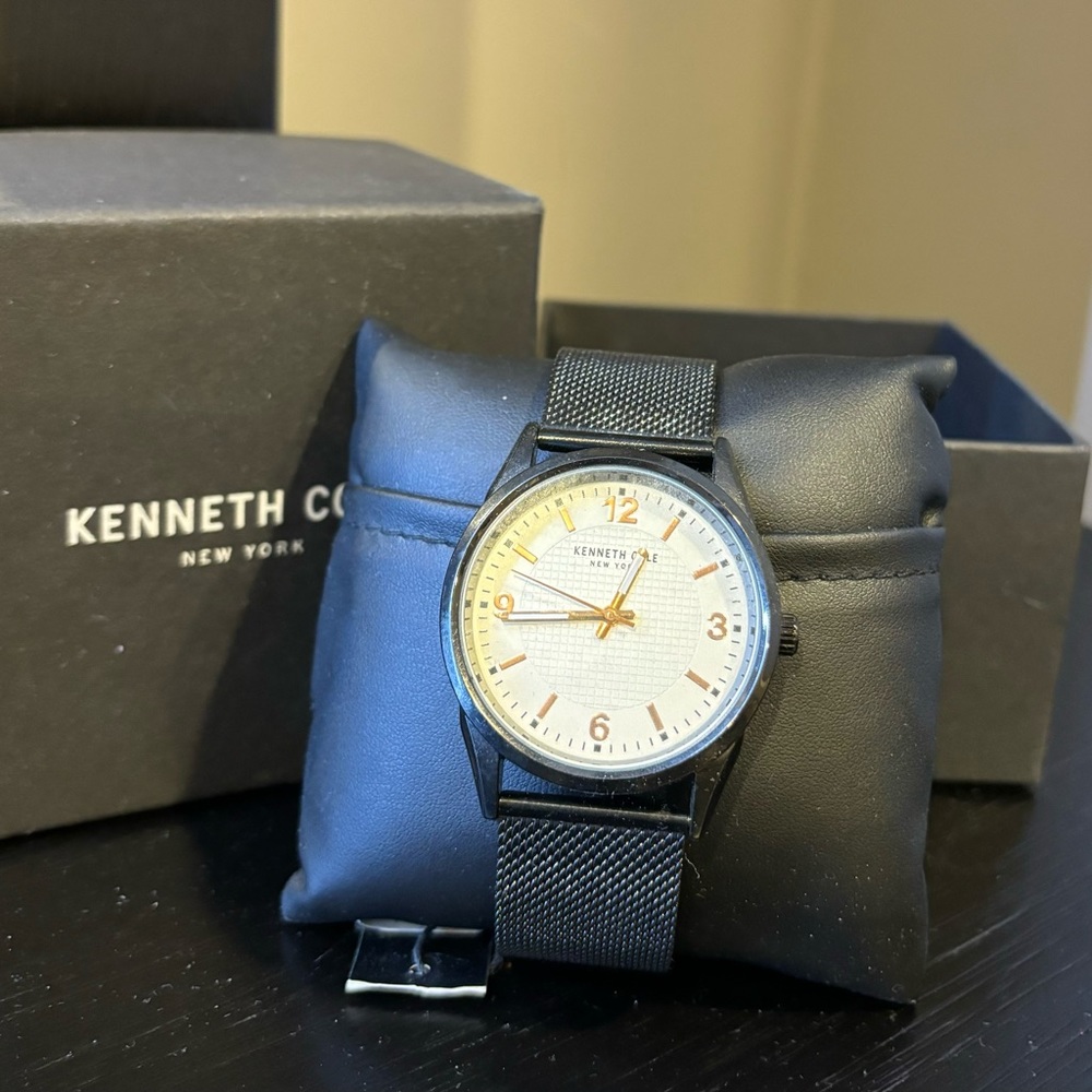 Kenneth Cole Men's Classic Silver Dial Watch - 10030647